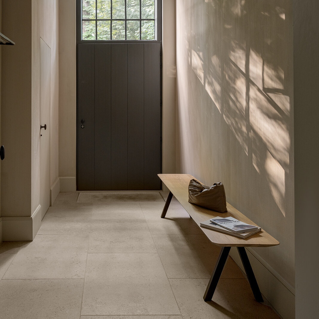 Design Dining Bench | Slim X-type Bench Steel black powdercoating | Walnut naturel lacquer | Studio HENK | 