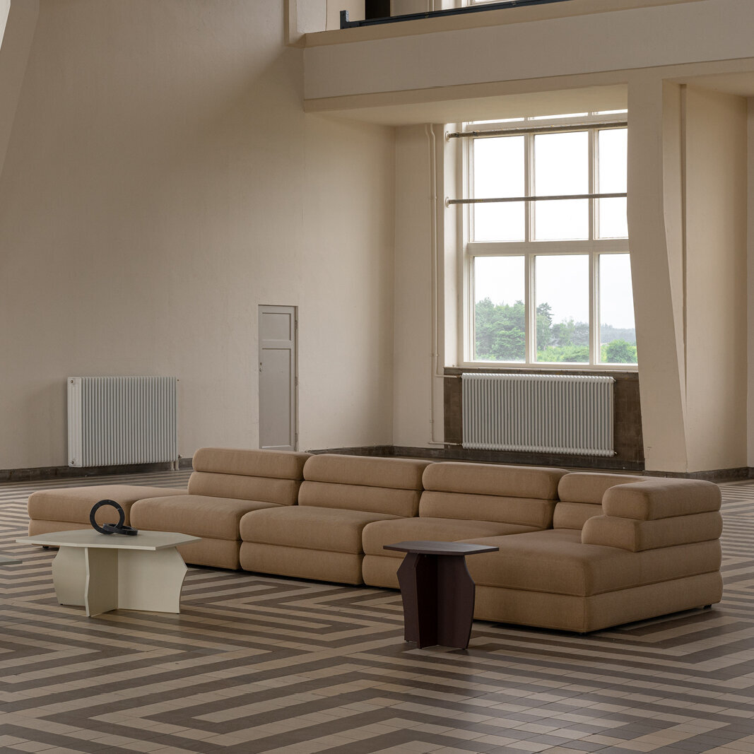 Design modern sofa | Layer 3.5 seater corner sofa open right Grey | Studio HENK | 