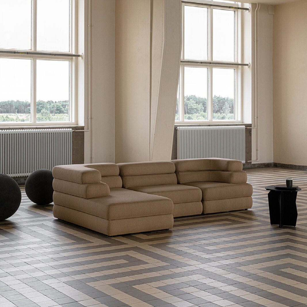 Design modern sofa | Layer 3.5 seater corner sofa open right Grey | Studio HENK | 