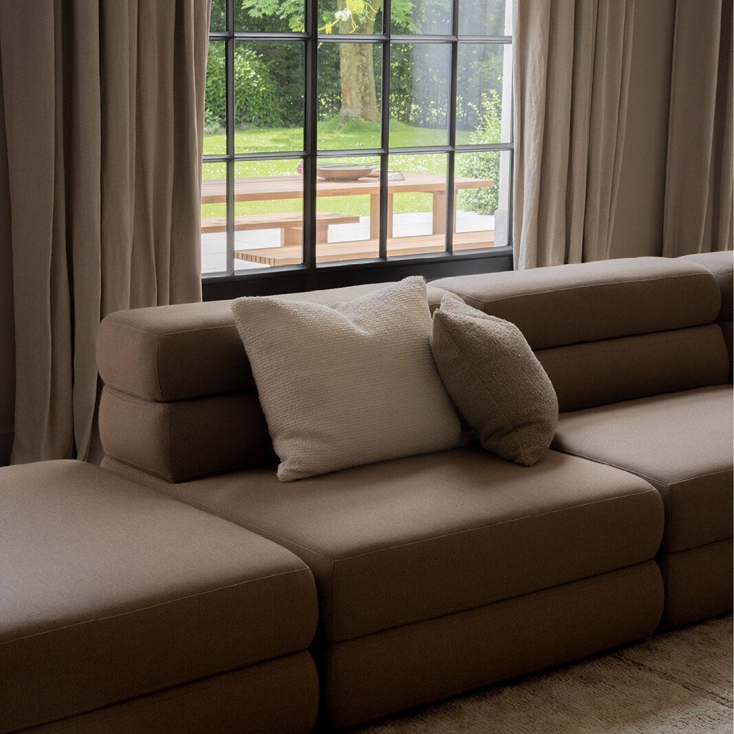 Design modern sofa | Layer 3.5 seater corner sofa open right Grey | Studio HENK | 