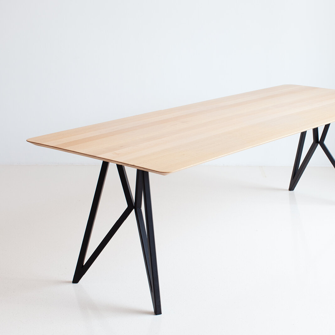 Rectangular Design dining table | Butterfly Steel black powdercoating | Walnut naturel lacquer | Studio HENK | 