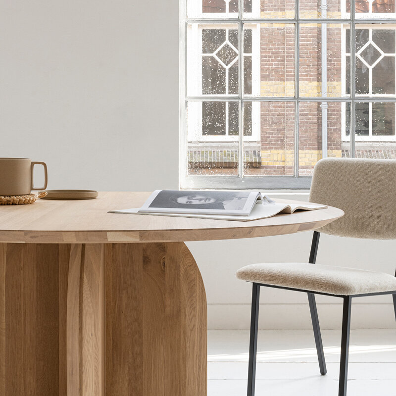 Ronde Design dining table | Slot Tripod Oak natural lacquer | Oak natural lacquer  | Studio HENK | 