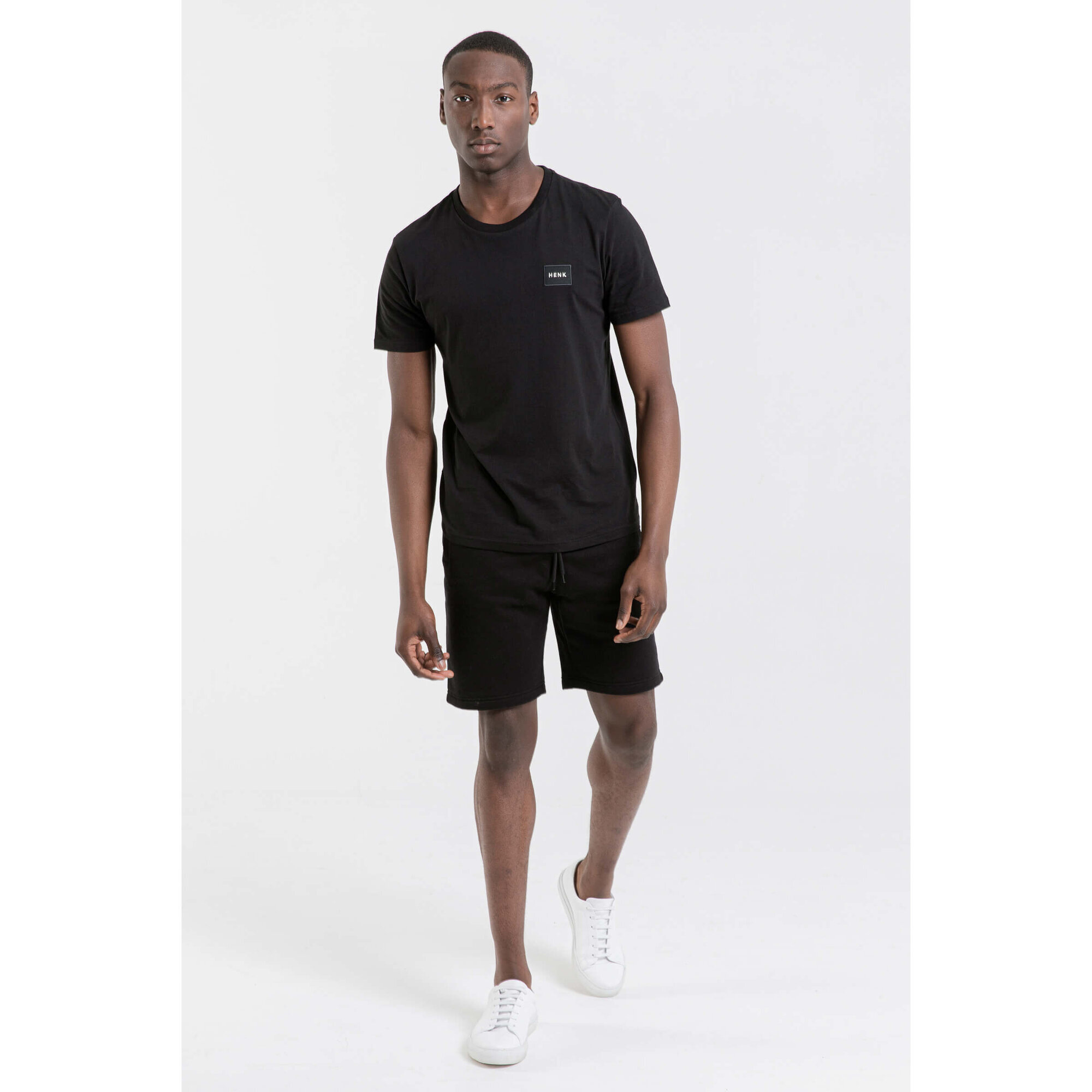 T-shirt | Black | Studio HENK | Setting3