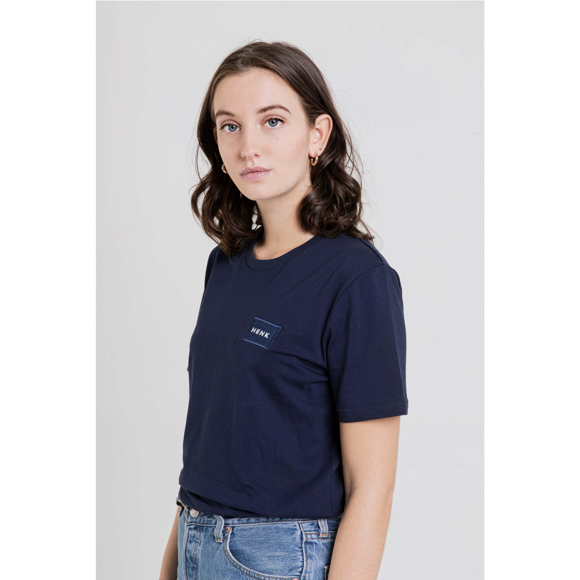 T-shirt | Navy | Studio HENK | Setting3