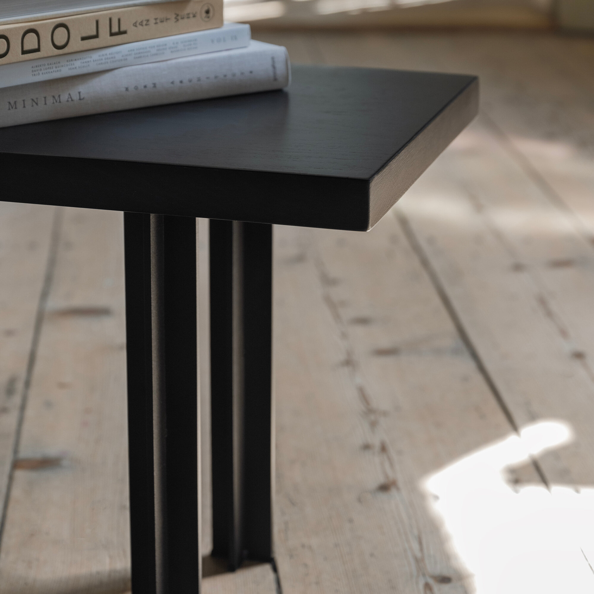 Design Dining Bench | Cross Bench Steel black powdercoating | Walnut naturel lacquer | Studio HENK | 