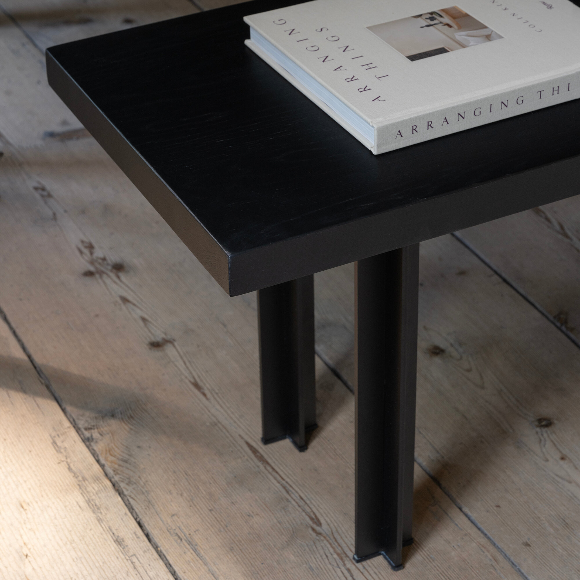 Design Dining Bench | Cross Bench Steel black powdercoating | Walnut naturel lacquer | Studio HENK | 